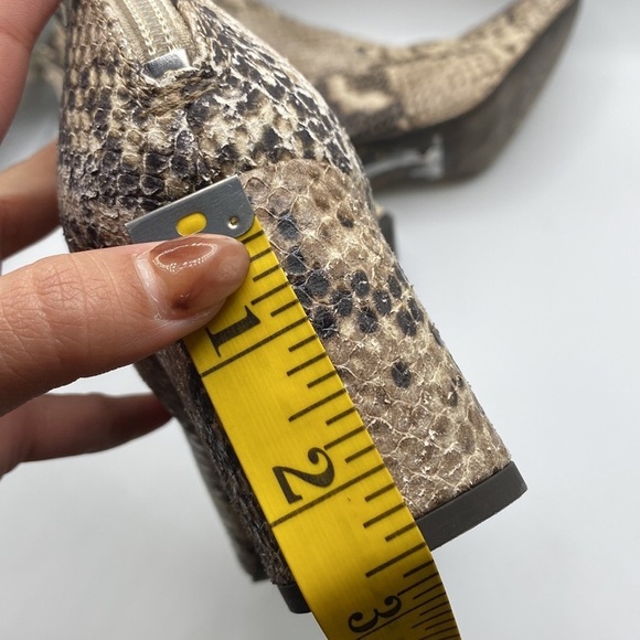 FREE PEOPLE WOMEN’S CECILE SNAKE PRINT BLOCK HEEL BOOTIES TAN BROWN SZ 35.5 - Picture 10 of 13
